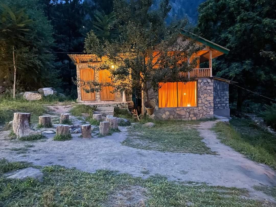 Moksha By The River,Jibhi Bagian luar foto